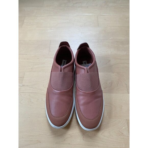 MATT & Nat BNWT Vegan Leather Slip On Sneaker "Lucas" New Dark Pink - Picture 2 of 7